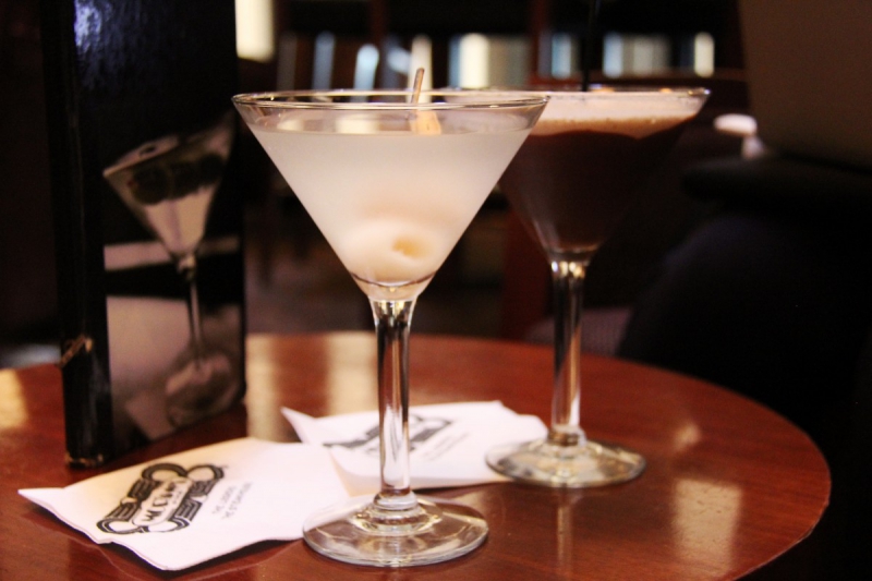 brasserie-AUVARE-min_martini_bar_lychee_chocolate_alcohol_liquor_happy_hour_happy-910161